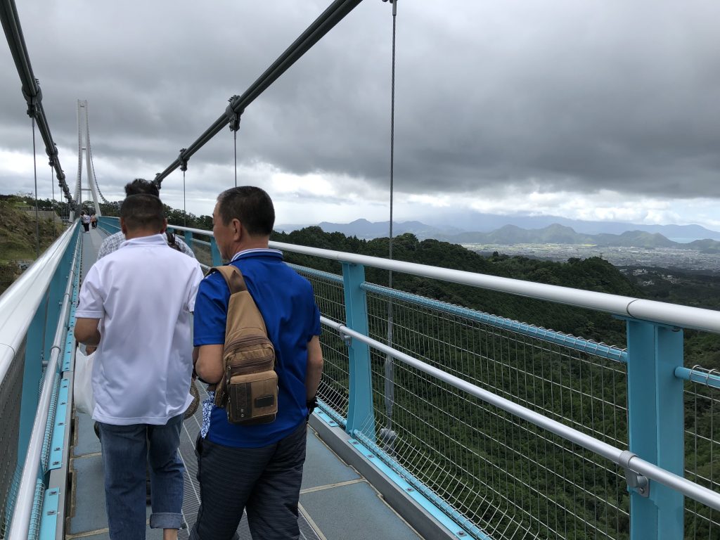 三島スカイウォークの橋の上